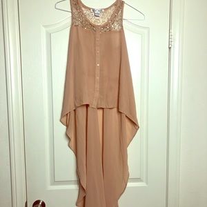 Sheer high-low sleeveless top